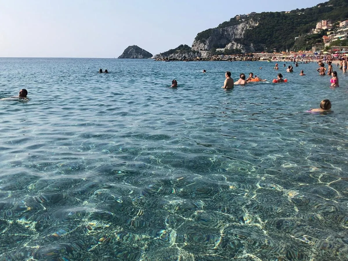 Vista Mare Apartment Savona 0*,
