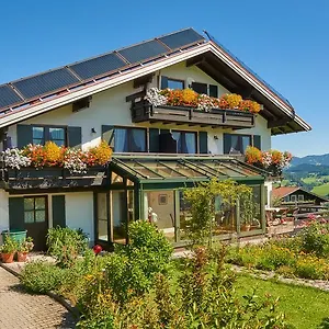 Haus Bergland , Fischen im Allgäu Deutschland